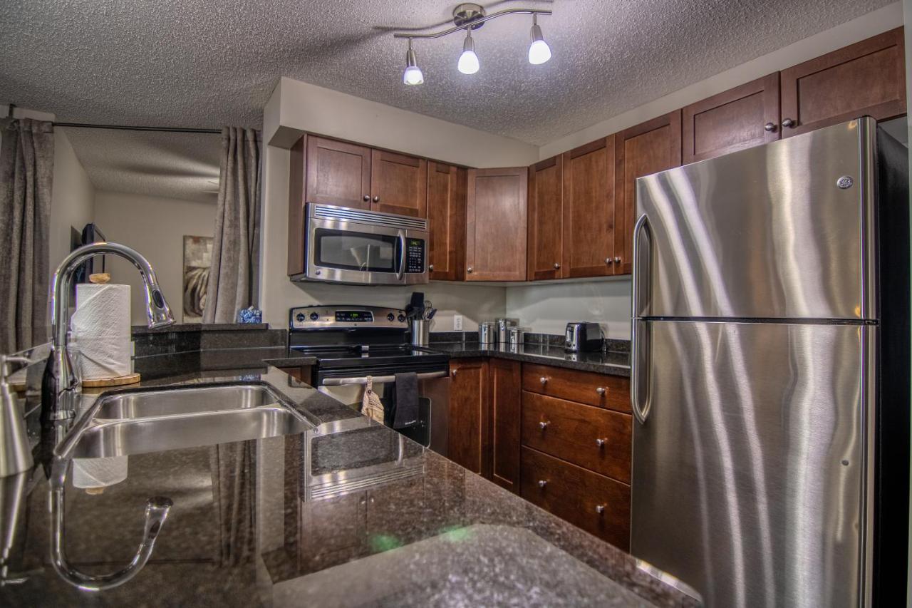 Mountain Getaway Condo - 5 Min Walk To The Beach! Invermere Exterior photo