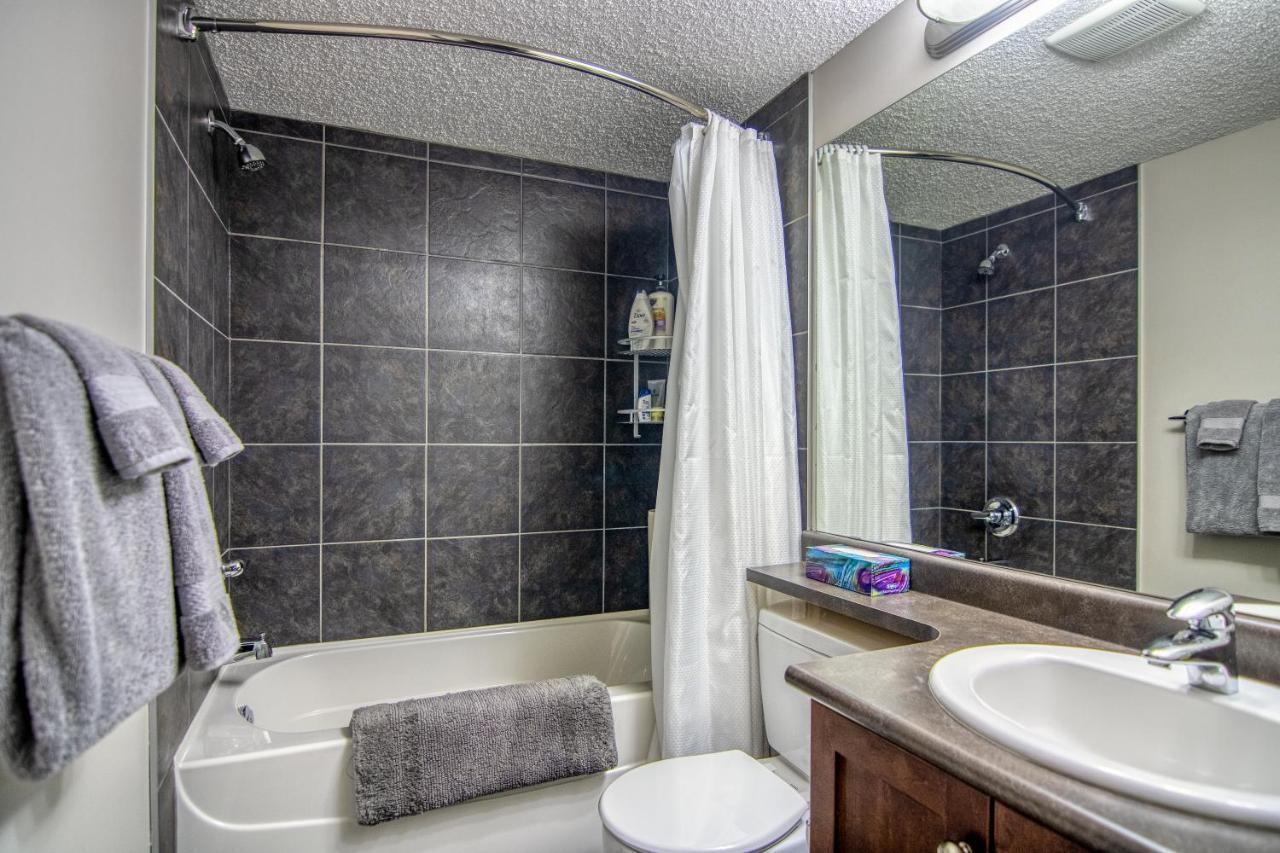 Mountain Getaway Condo - 5 Min Walk To The Beach! Invermere Exterior photo