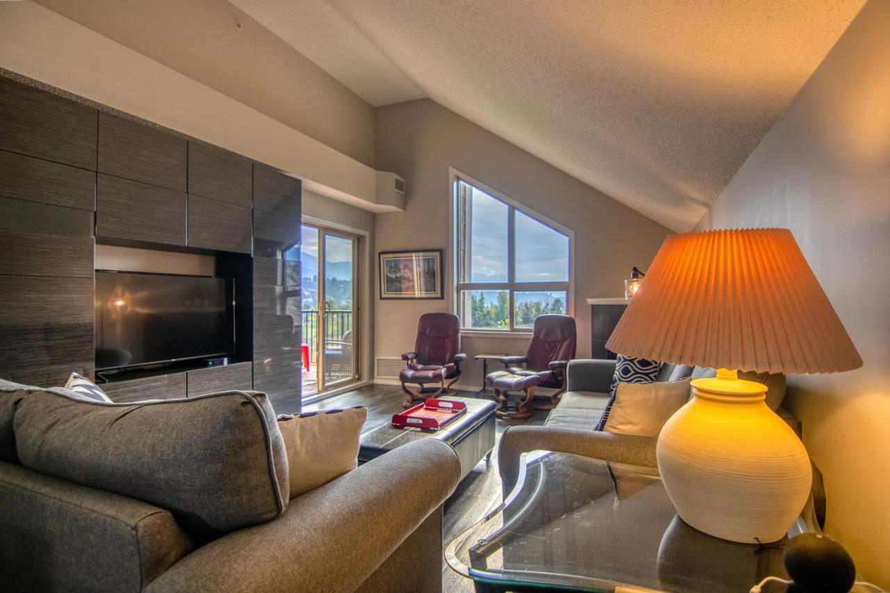 Mountain Getaway Condo - 5 Min Walk To The Beach! Invermere Exterior photo