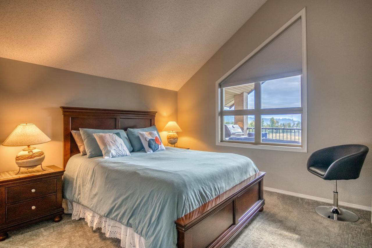 Mountain Getaway Condo - 5 Min Walk To The Beach! Invermere Exterior photo
