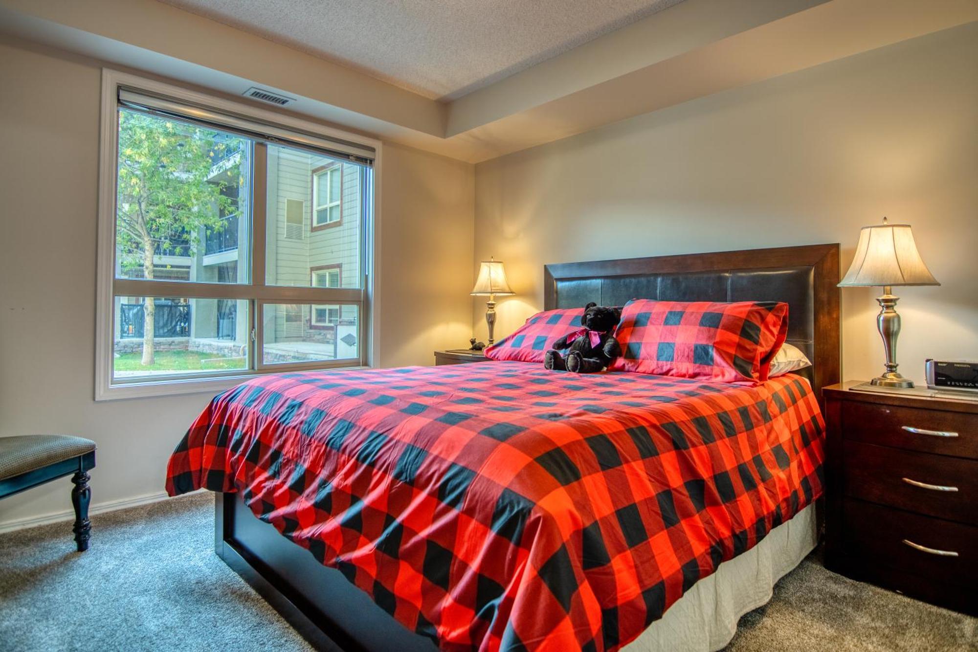 Mountain Getaway Condo - 5 Min Walk To The Beach! Invermere Exterior photo