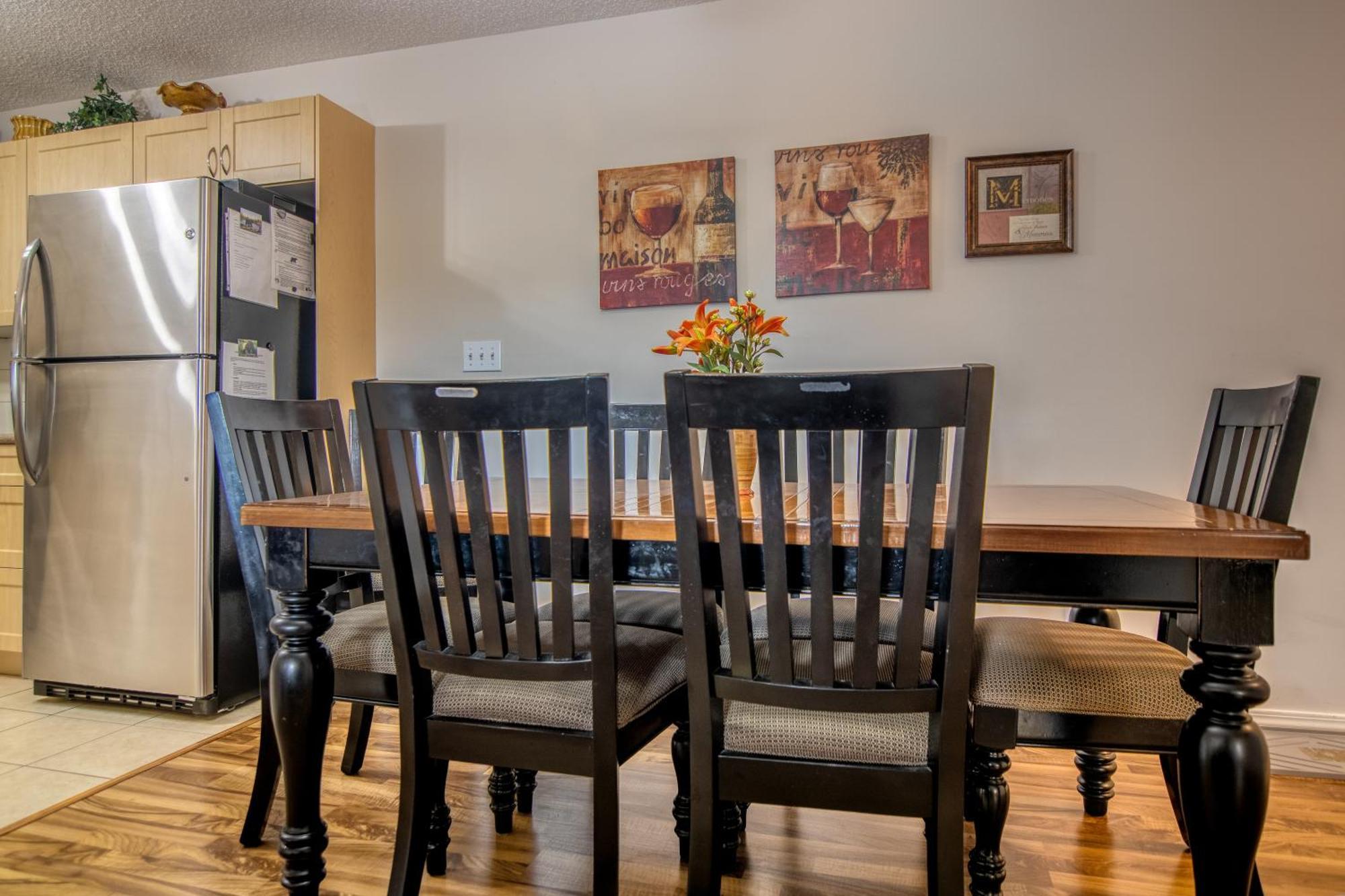 Mountain Getaway Condo - 5 Min Walk To The Beach! Invermere Exterior photo